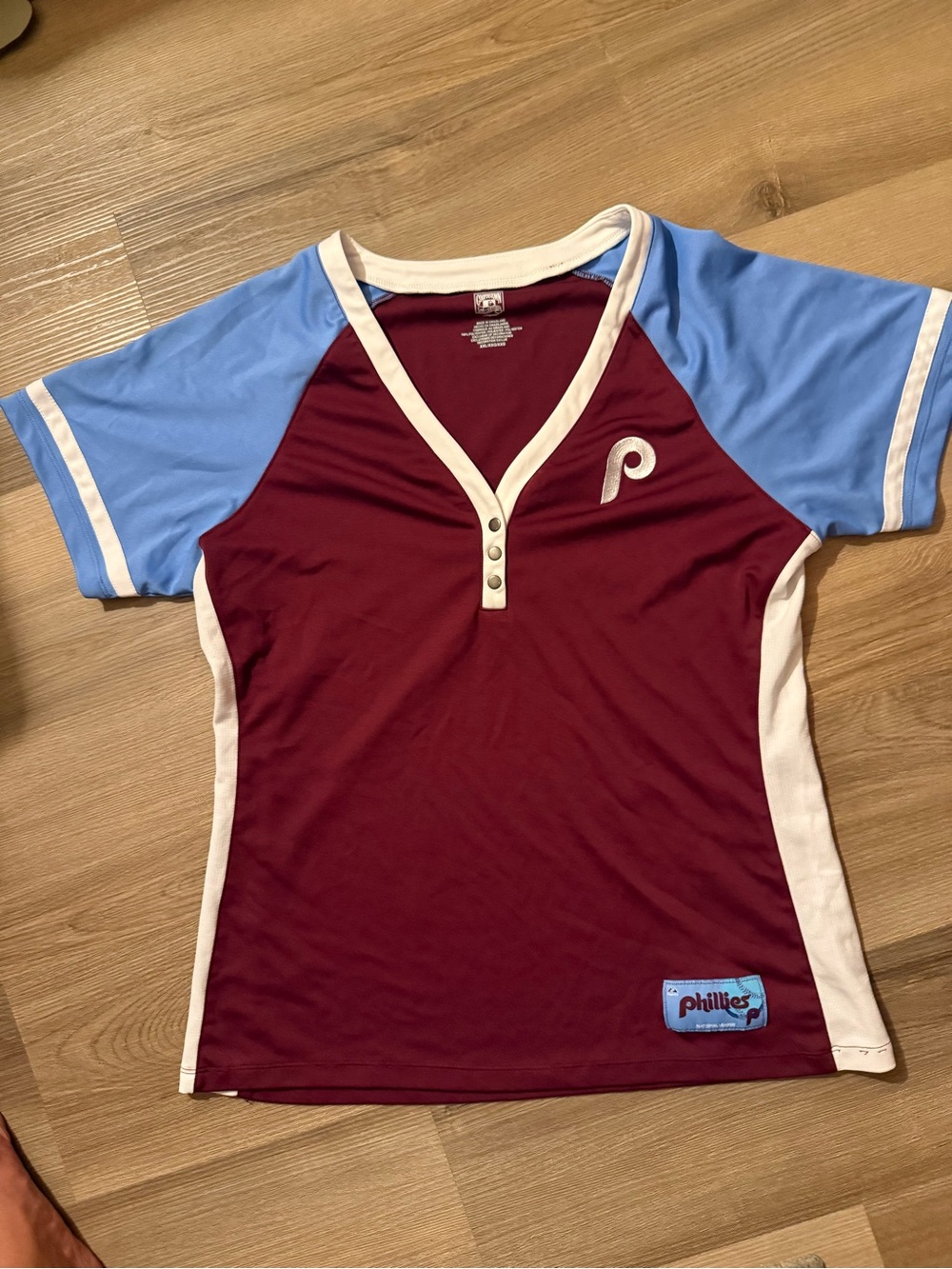 Women’s Philadelphia-Inspired Raglan Tee in Maroon and Light Blue - Picture 6 of 7